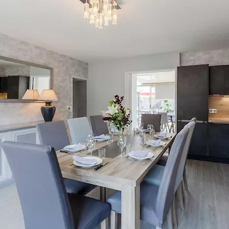 Des Brigadies By Interhome * Créances